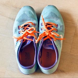 Ultra lightweight Nike sneakers, size 7.5